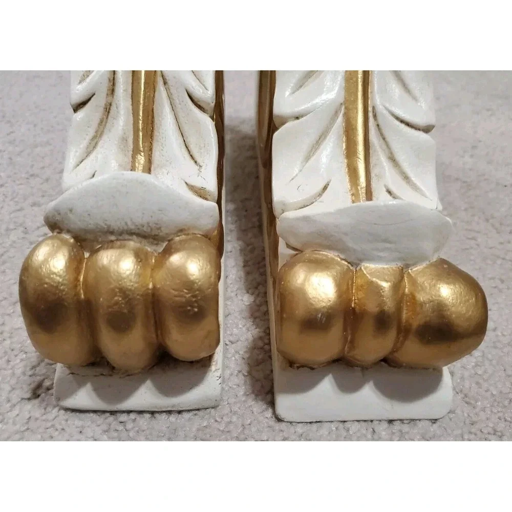 The Unbranded Brand vintage carved